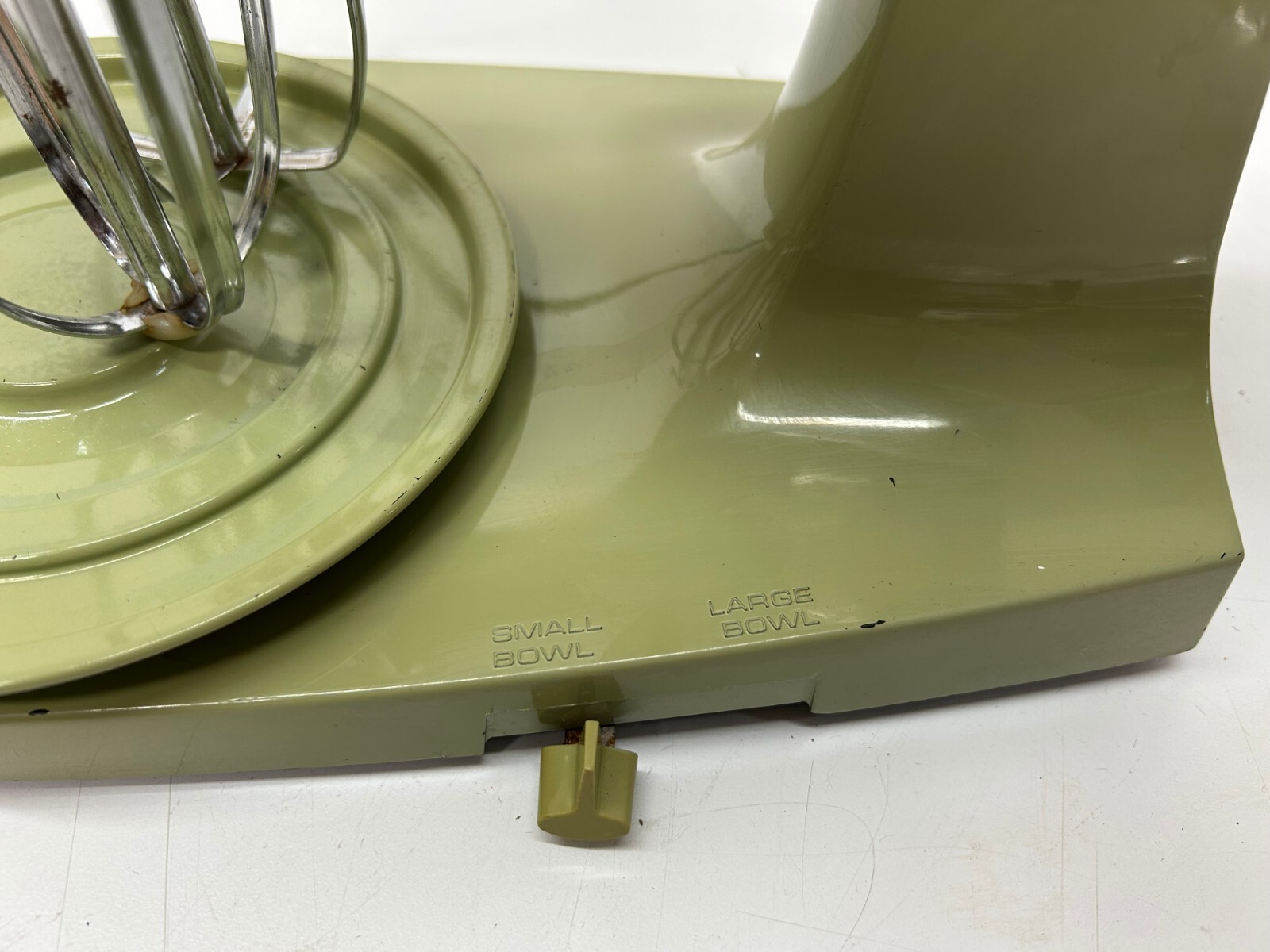Vtg Sunbeam Mixmaster Avocado Green 12 Speed Stand Mixer W/ 2 Glass Bowls