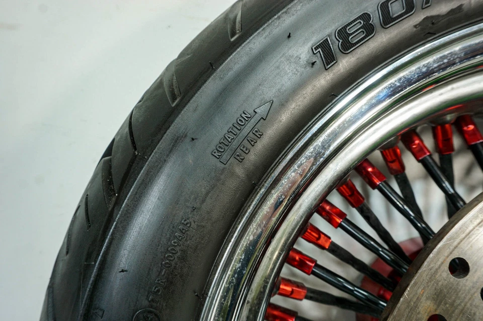 Llanta trasera Harley Street Electra Glide Touring OEM Shinko 180/65B16 81H Foto 4 de 4