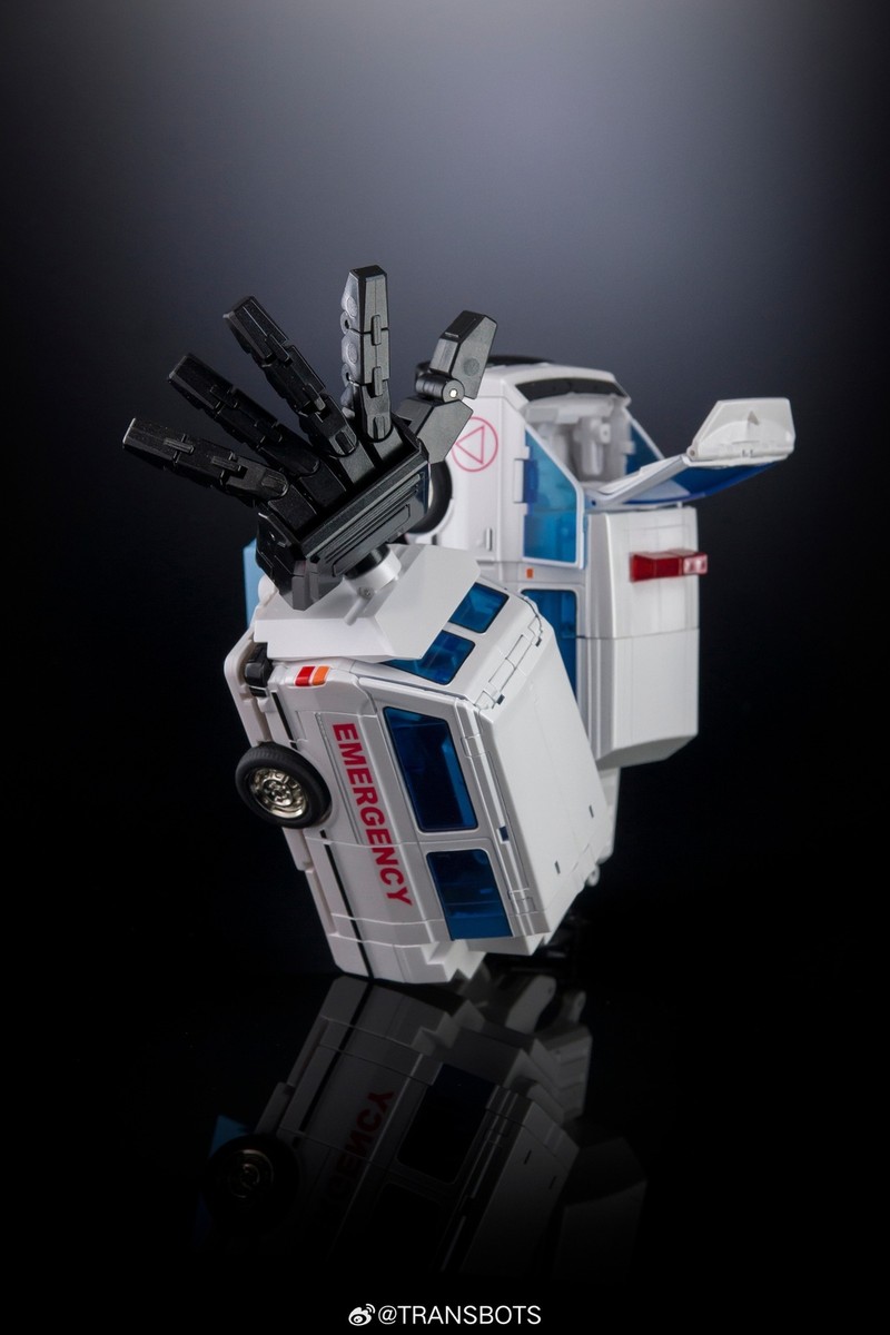 Ready! New X-Transbots MX-31 Paragon&MX-31B First-Aid Device Set