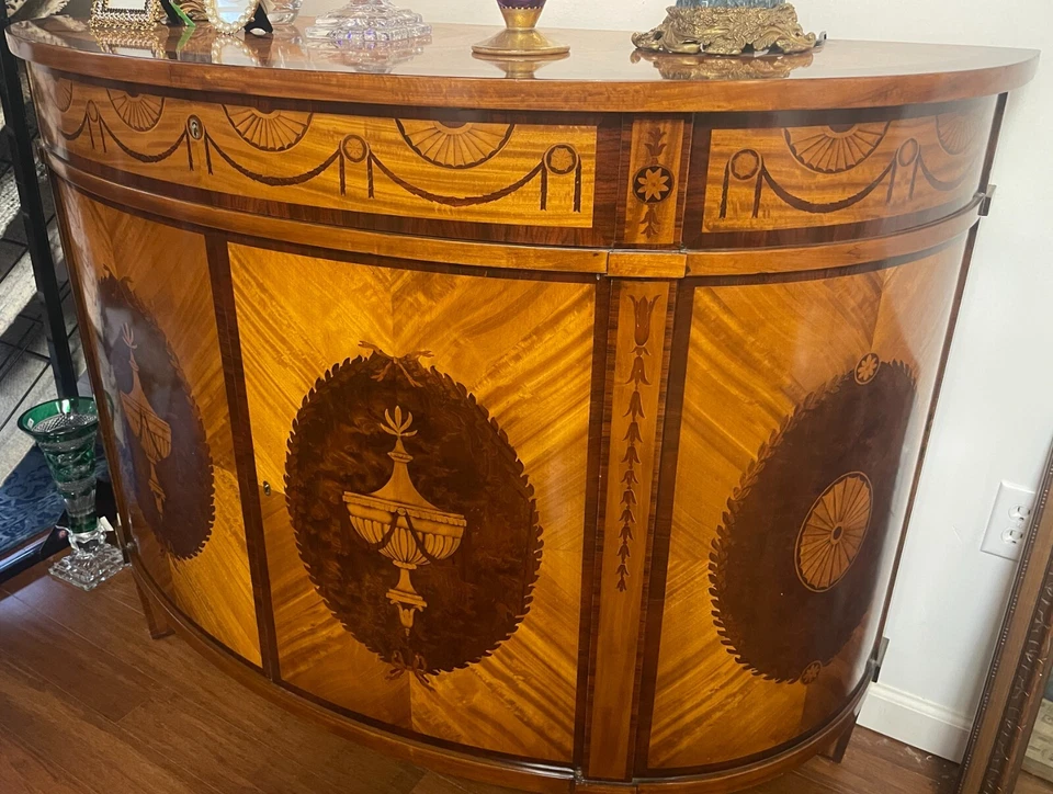 Шкаф в антикварном стиле с инкрустацией Demilune - Изображение 2 из 4