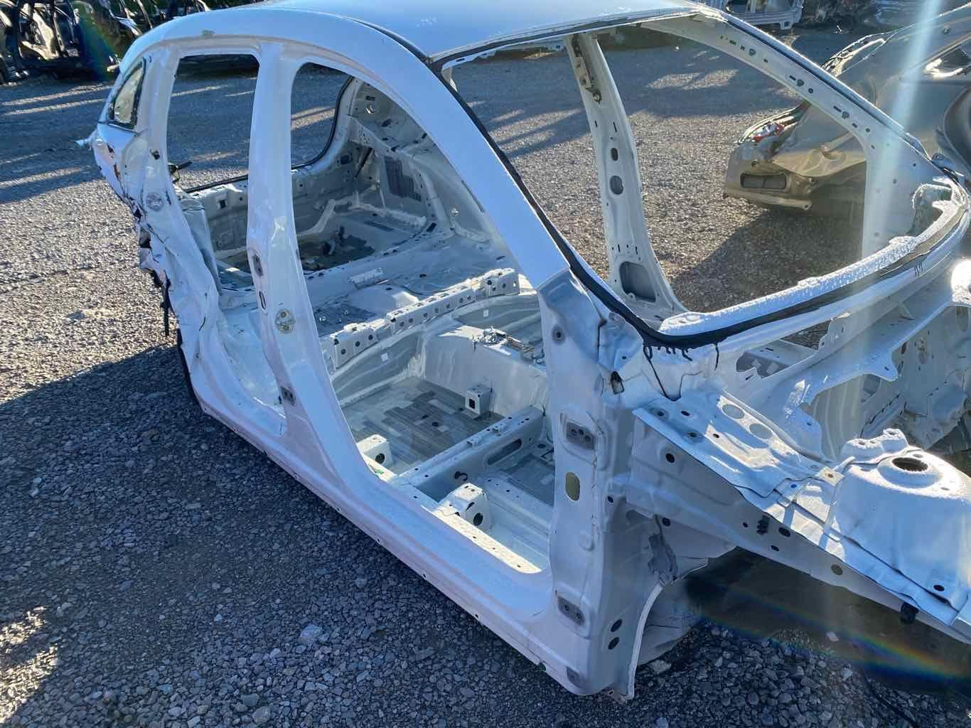 2016 - 2021 MAZDA CX-3 FRONT RIGHT SIDE BODY PART A PILLAR FRAME OEM  WHITE_25D