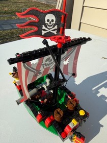 LEGO 6250 Cross Bone Clipper Pirates