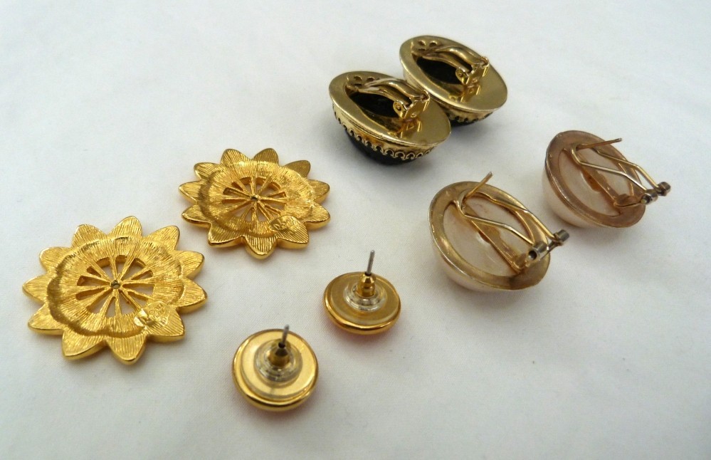 WHITING DAVIS CARVED SCARAB JOAN RIVERS FLOWER & LARGE FAUX PEARL ...