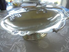 c/vDECORATIVE VINTAGE EPNS PIERCED FOOTED FRUIT/BREAD BASKET SWING HANDLE