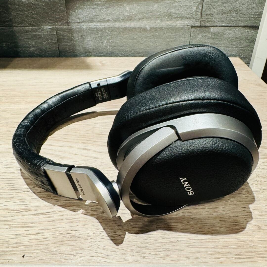 Sony MDR-HW700DS Wireless Stereo Surround Headphone w/BOX Sony MDR-HW700DS Wireless Stereo Surround Headphone w/BOX