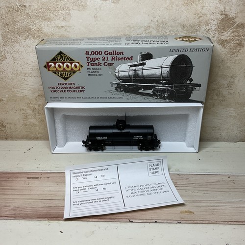 Proto 2000 Serie #1710 8000 Gallonen Typ 21 genieteter Kesselwagen, Spur HO | Zustand: Used