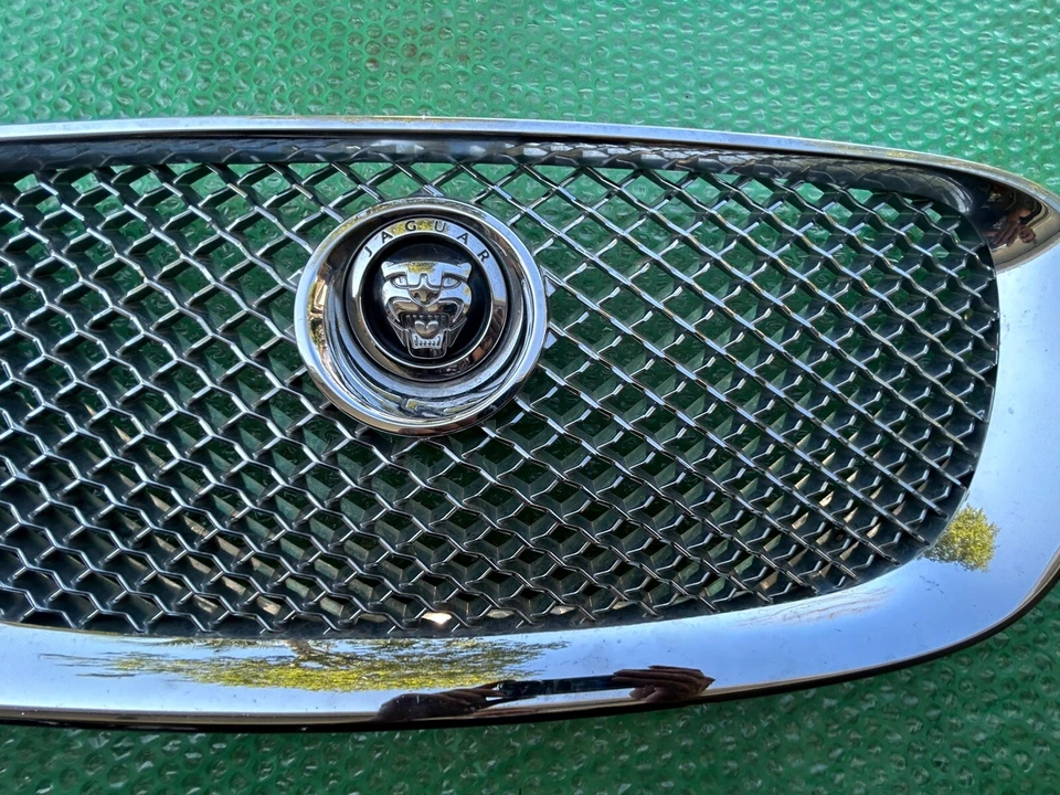 2009-2011 Jaguar XF Front Bumper Upper Grille Gril Complete Genuine OEM - Image 4 of 4