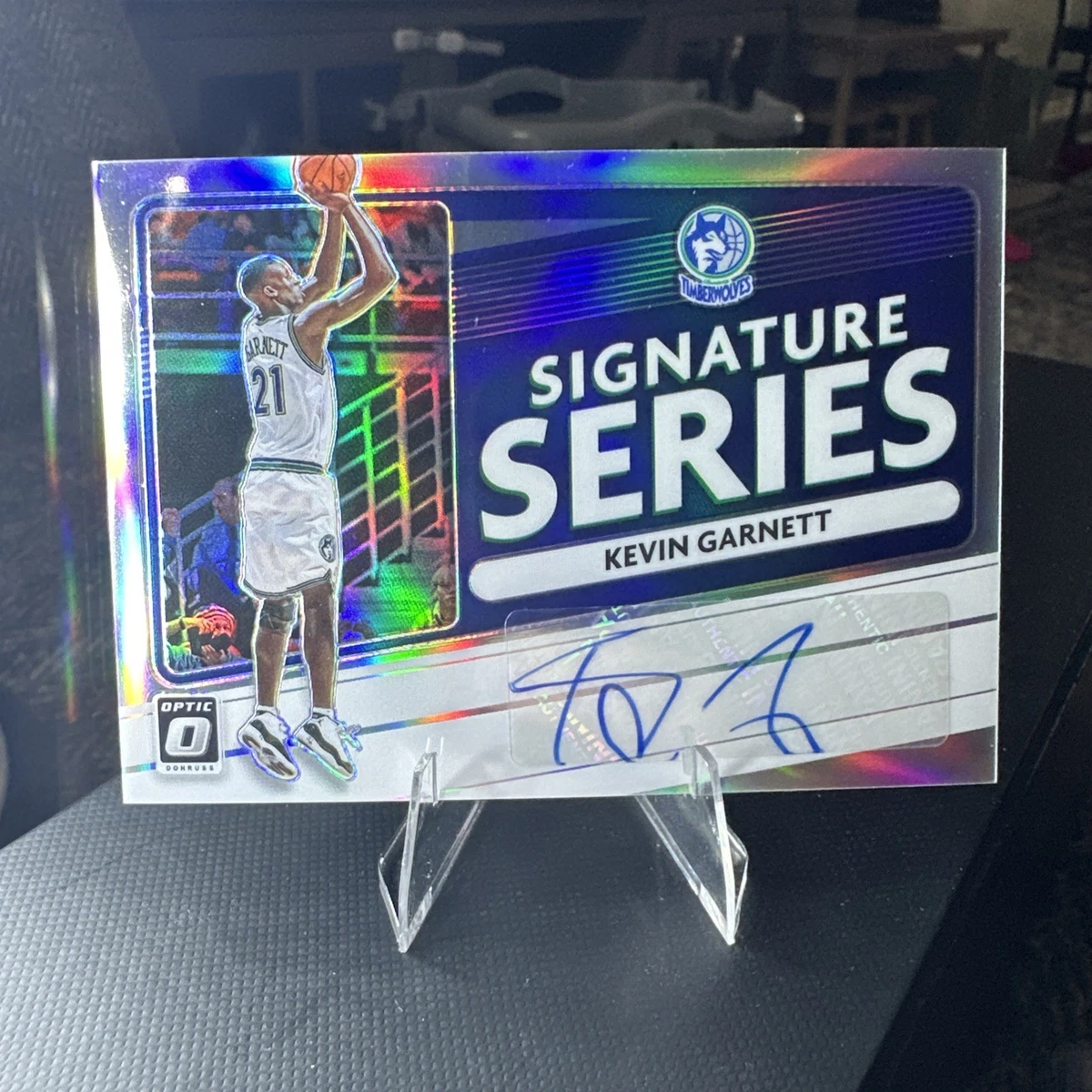 Kevin Garnett Basketball Autographed Sports Trading Cards