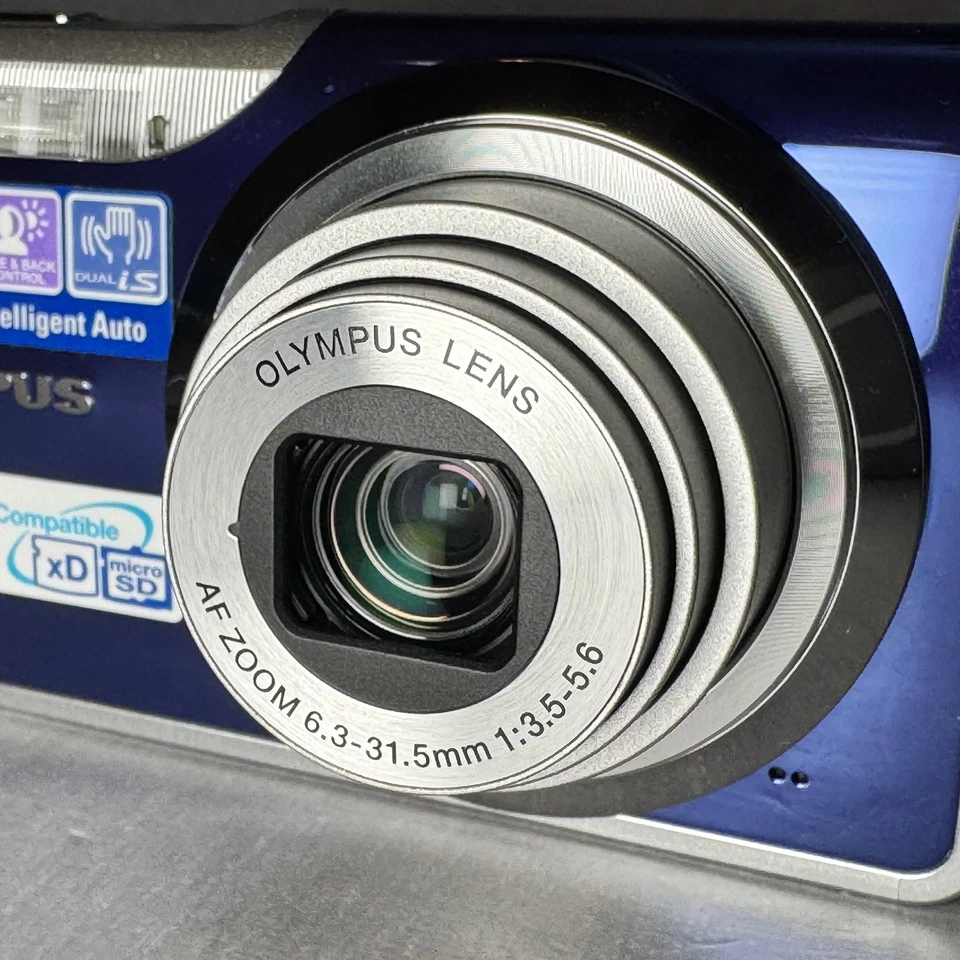 Olympus 12.0MP Mju 5000 Compact Digital Camera Blue + 2GB XD Card + Bag - Image 3 of 4