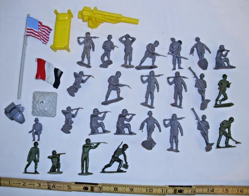 MARX GUNS OF NAVARONE PLAYSET FIGURES AND PARTS LOT