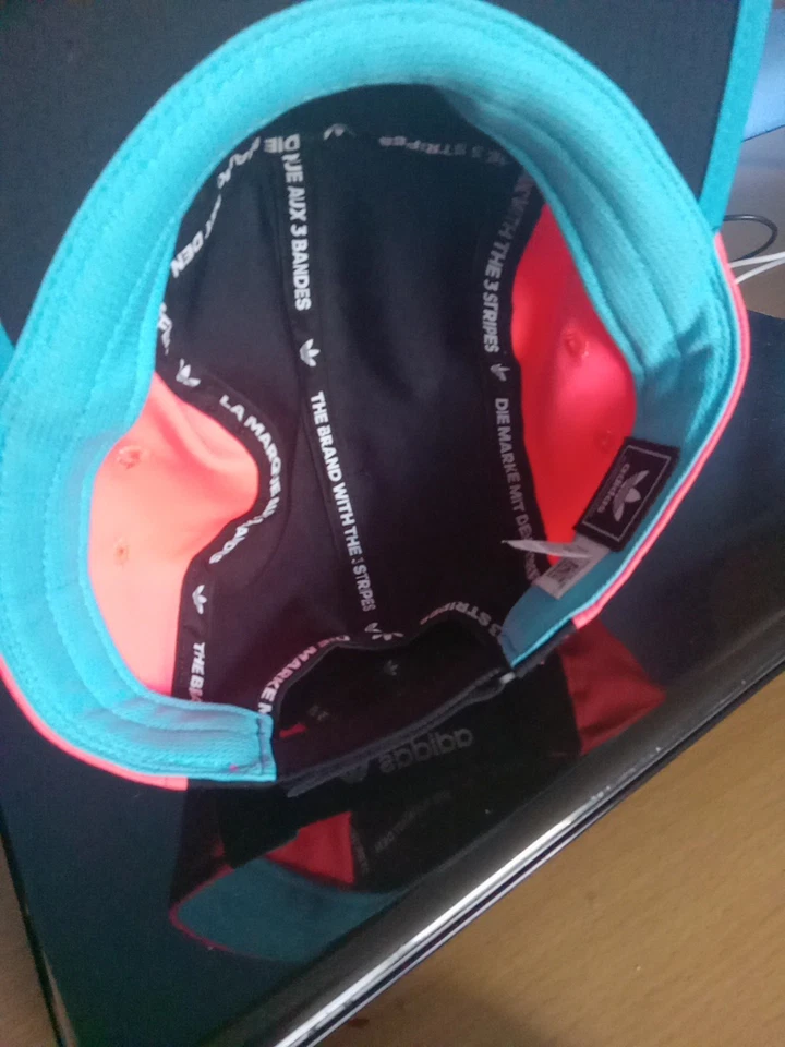 Adidas Originales Bloqueado 5 Paneles Sombrero Correa Ajustable Foto 3 de 4