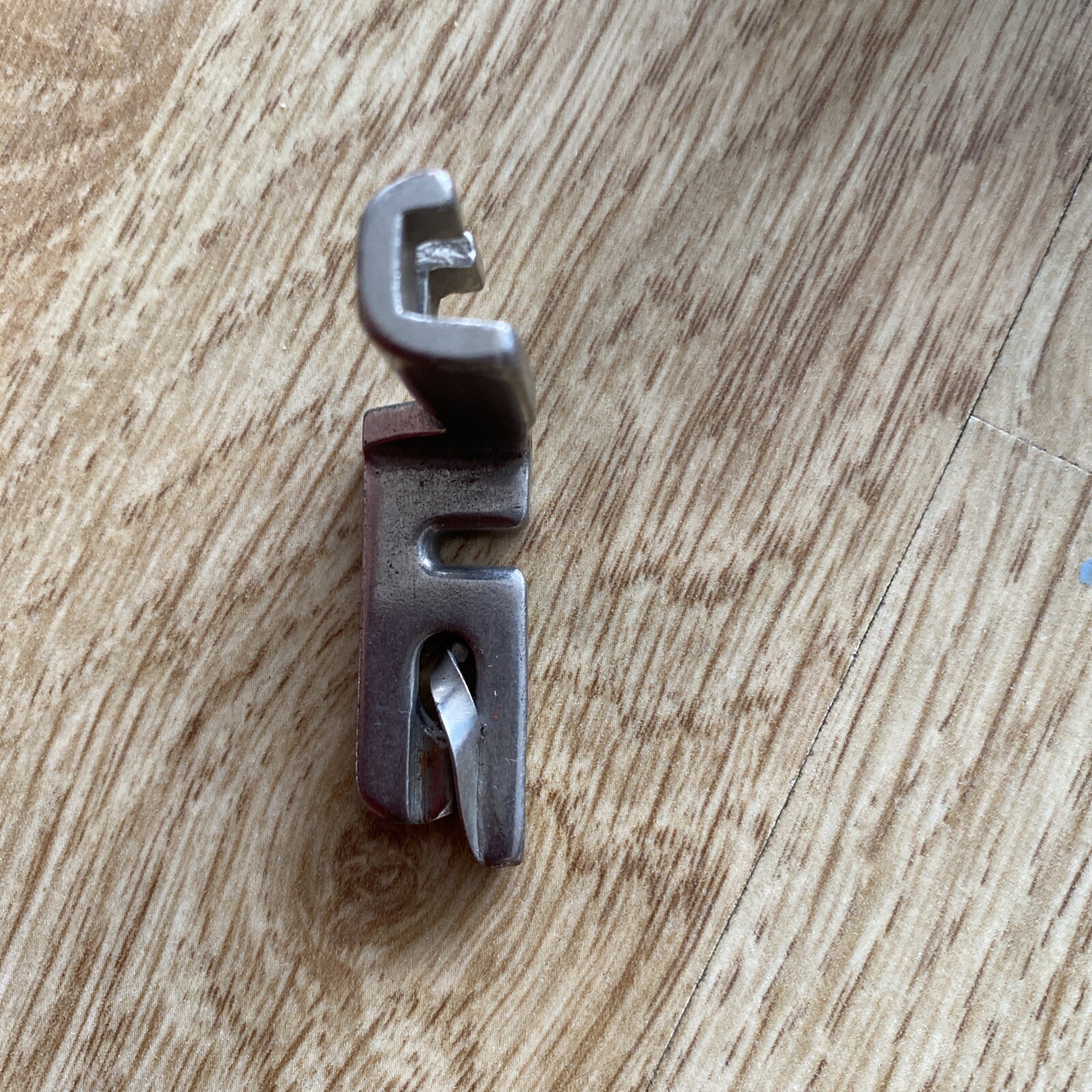 VINTAGE SINGER SEWING MACHINE FOOT/FEET ATTACHMENTS/ACCESSORIES 201/99/66 Ec eBay