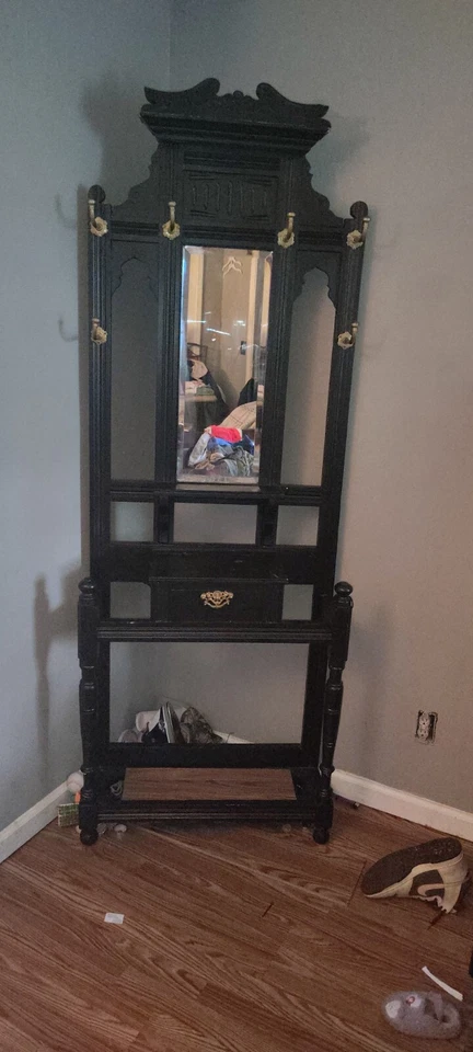 Antiguo árbol recibidor victoriano de madera de roble en estado original manijas y espejo de latón. Foto 3 de 4