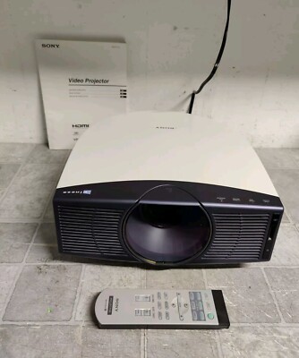 Sony VPL-HS20 LCD Video Cinema Home Projector w/Remote 1927 Lamp