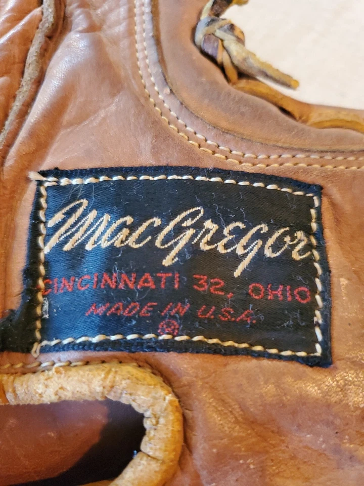 Vintage Macgregor Catchers Mitt G173 Bob Scheffing Left Hand  - Image 2 of 4