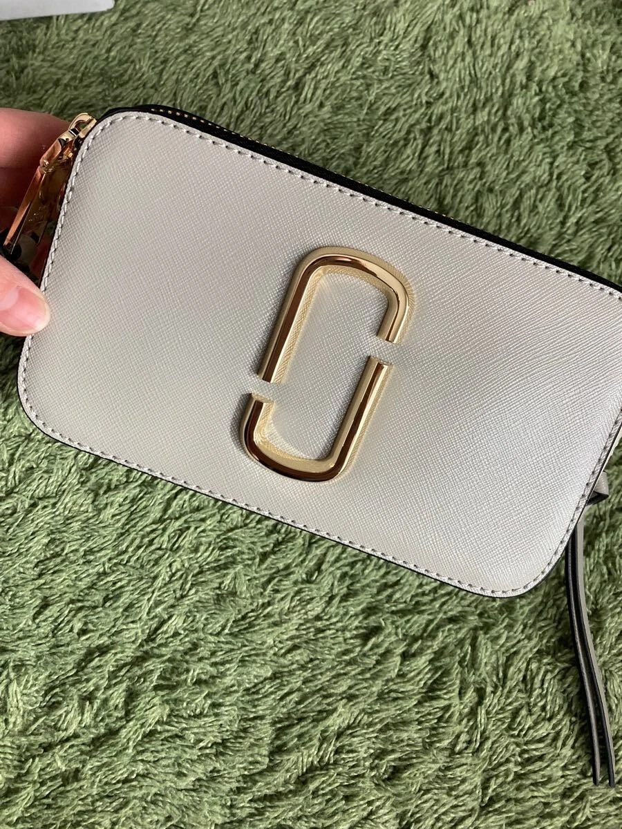 marc jacobs snapshot grey