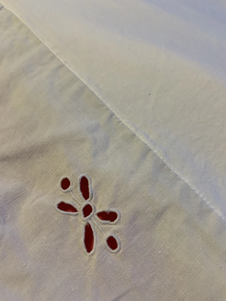 grand drap ancien 230 x 270 cm Broderies  brodés main/4594M0 - Photo 3/4