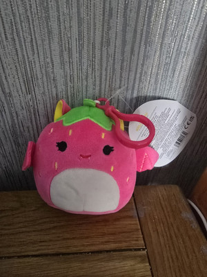 3,5'' Gwendolyn die Erdbeerfledermaus Squishmallow Clip On  