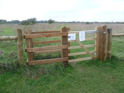 Photo A2 Cattle enclosure on Roundshaw Downs Purley Nineteenth century O c2012