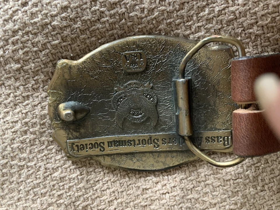 Cinturón de cuero marrón vintage con hebilla de metal Bass Anglers talla 33 Foto 4 de 4