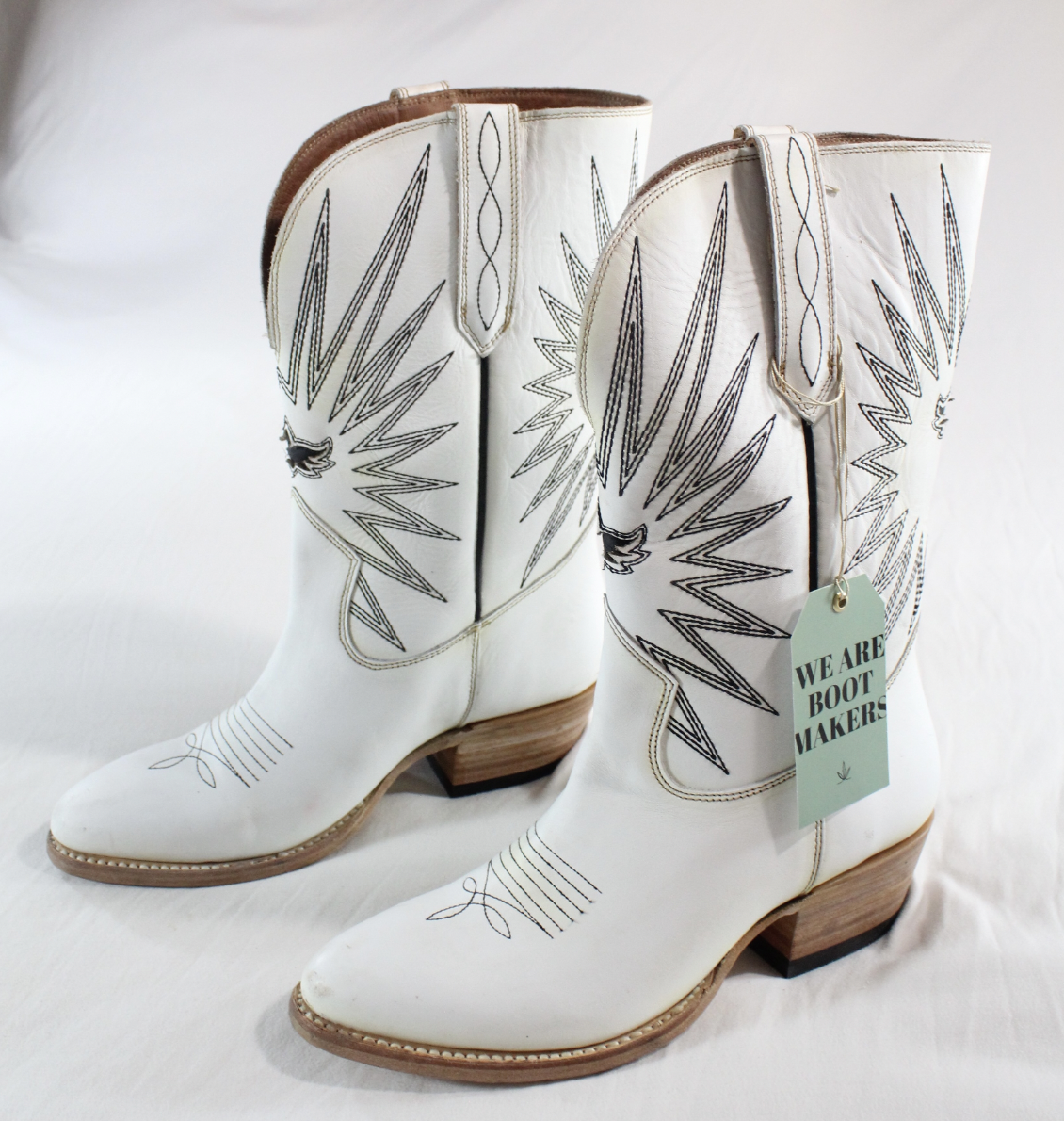 MEZCALERO NWT $599 WHITE LEATHER 