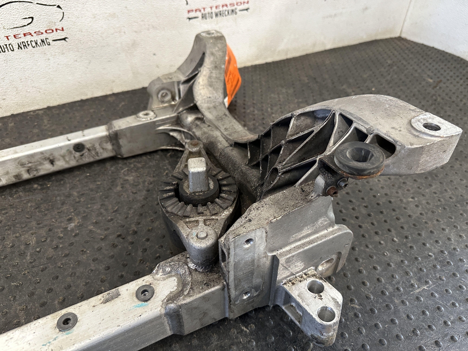 14-17 MASERATI GHIBLI AWD FRONT SUSPENSION SUBFRAME CRADLE CROSSMEMBER 670001450