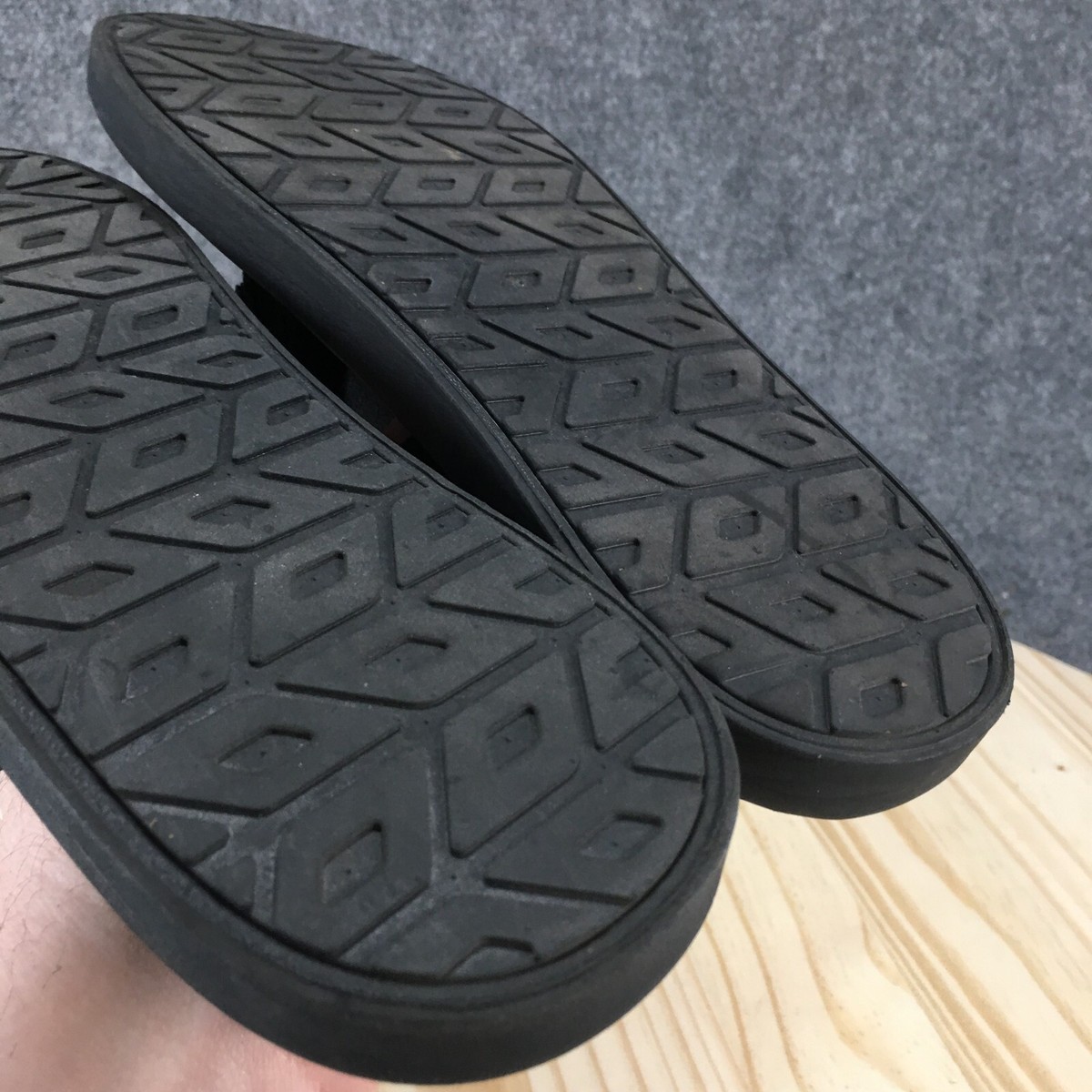 REI Sandals Mens 9 Womens 10 Flip Flop Thong Black Toe Post Slip