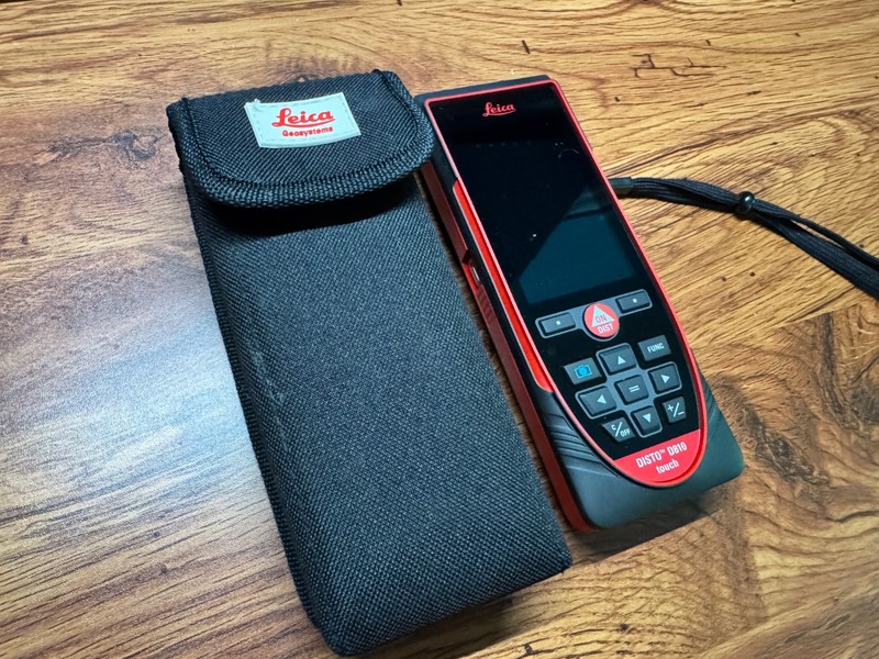 Leica DISTO D810 Touch Laser Distance Measurer with case