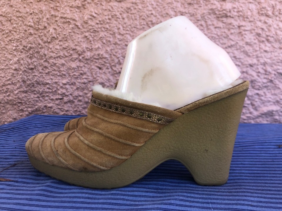 COLE HAAN BROWN SUEDE & SHEEPSKIN LINBED PLATFORM MULES-SZ 10.5 VGC MD IN BRAZIL