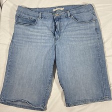 Levi  s Women  s Classic Bermuda Shorts Size 33 Light Wash Modest Capsule Beach