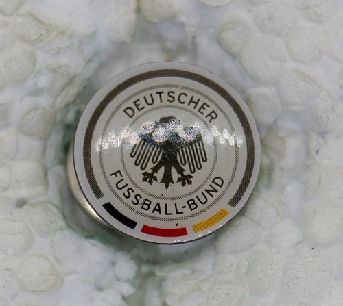 Deutsche Fußball-Bund e. V. (DFB) badge - Bild 1 von 3