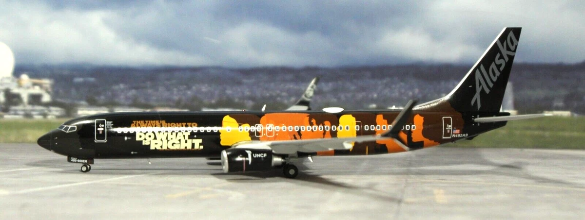 Gemini 200 Boeing 737 900ER Alaska Airlines 1:200 Scale RARE | eBay