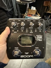 ZOOM G2Nu Guitar Multi Effects USB Audio Interface Pedal 4 AA Battery Powered