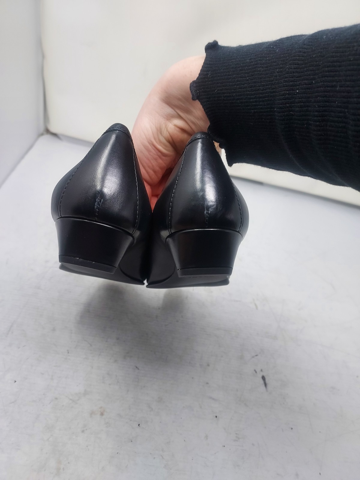 Prada Leather EU 38 US 8 WOMEN Triangle Logo Point Black Toe Pump Shoe image 9