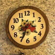Floral Strawberry Round Wood Frame Analog Hanging Wall Clock Battery-Operated