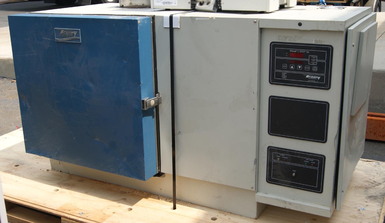 Tenney BTRS 2625610 Environmental Test Chamber with Humidity, -34C to 200C