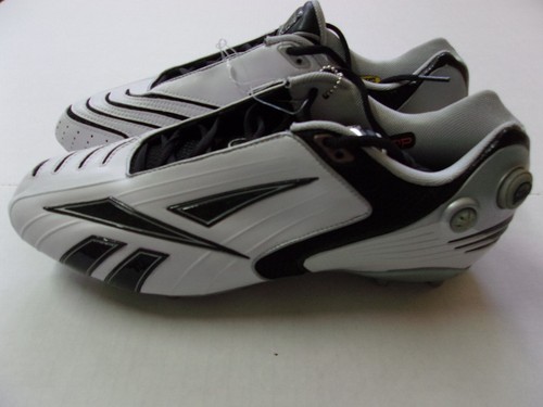 reebok pump baseball cleats