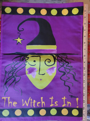 Halloween Garden Flag ''The Witch Is In'' Halloween Theme  18x13in U01P715