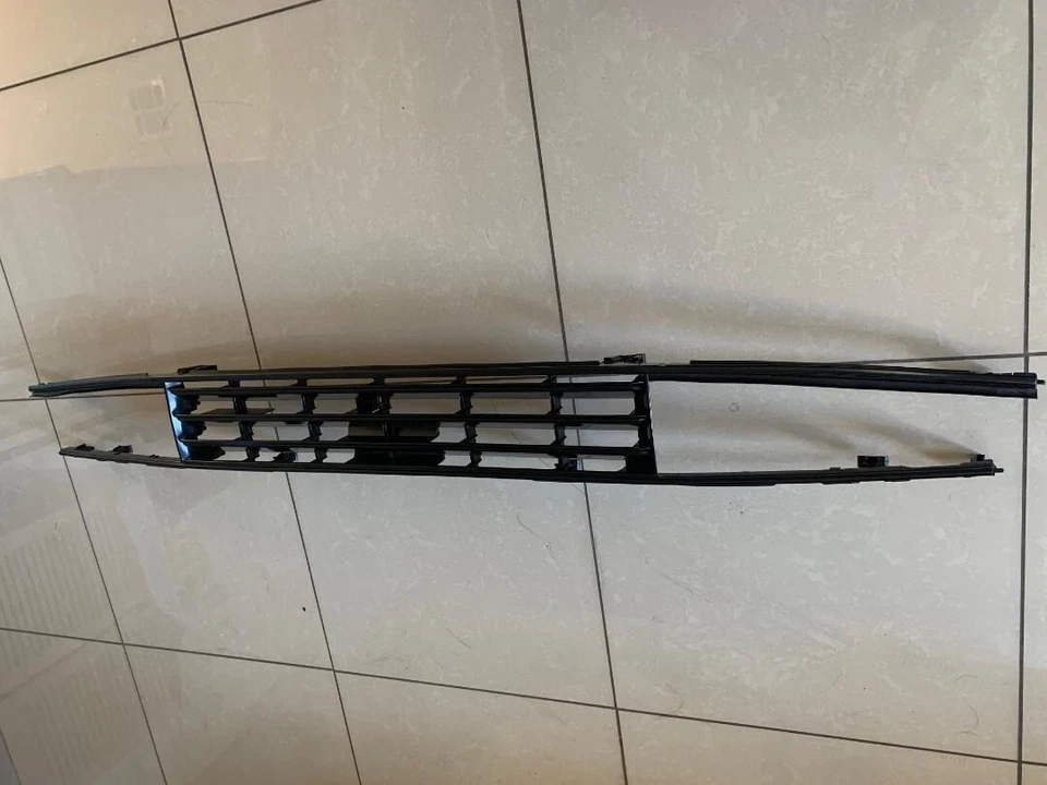 GRILLE BLACK. fit 85-86 NI MAXIMA 4DR/5DR - Image 2 of 3