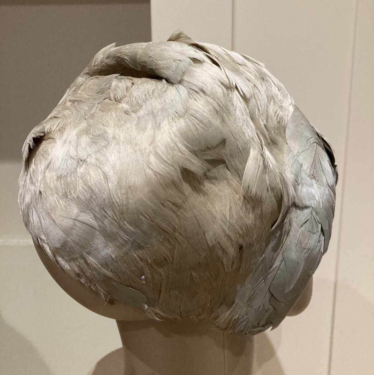 Vintage 1950s Dove Grey Dickens & Jones of Regents Street Feather Hat, Size M/L 4