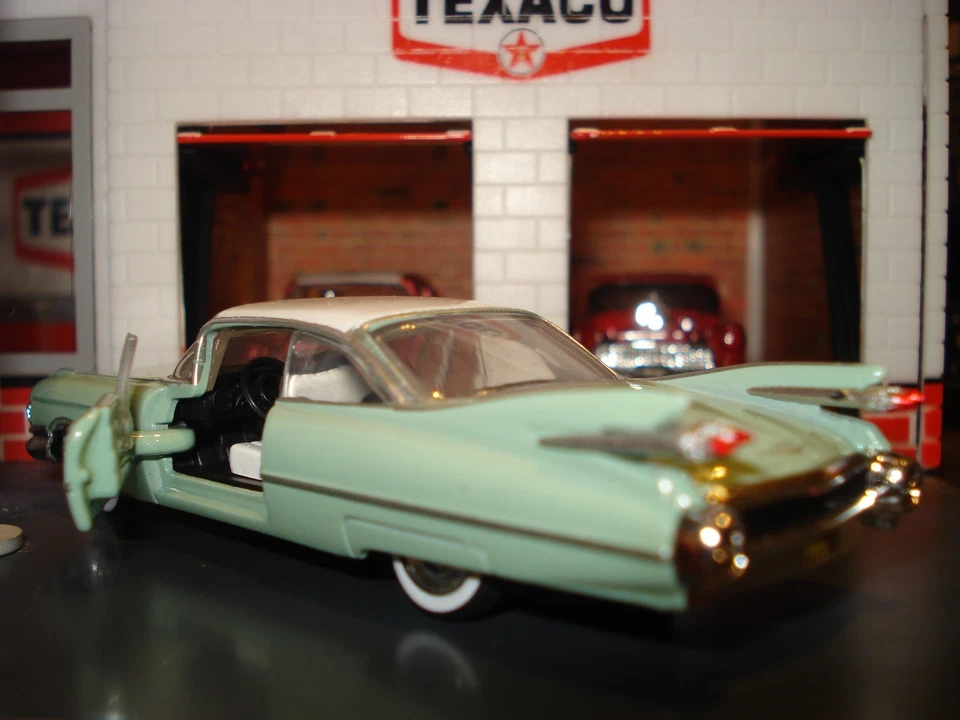 1959 59 CADILLAC COUPE LIMITED EDITION 1/64 1950'S CLASSIC METALLIC GREEN CADDY - Image 3 of 4
