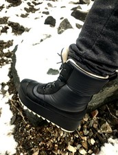 Winter snow women boots we have few and different colors to choose from