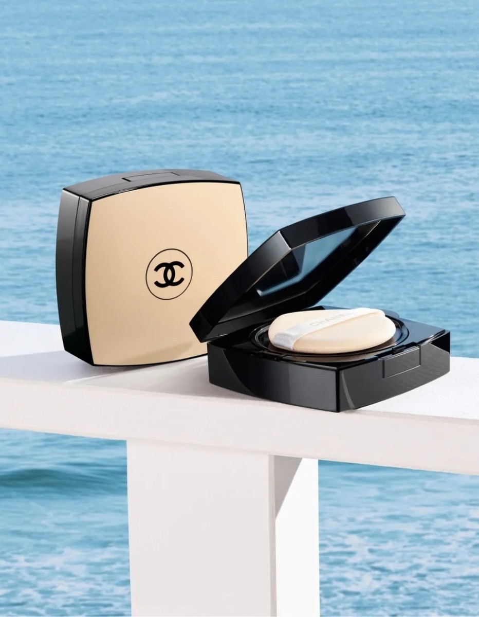 CHANEL Les Beiges Water Fresh Cushion Foundation Glow SPF Various