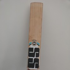 VERY GOOD CONDITION Cricket Bat (Used) Cheap Quick Sell.