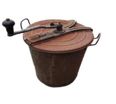Vintage Universal #4 Metal Bread Maker Mixer Bucket Primitive with Attachments