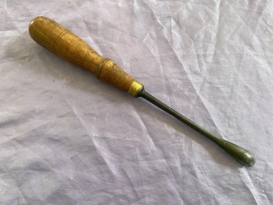 VINTAGE J B ADDIS 5/8 INCH WIDE NO 32 FRONT BENT CARVING GOUGE ...
