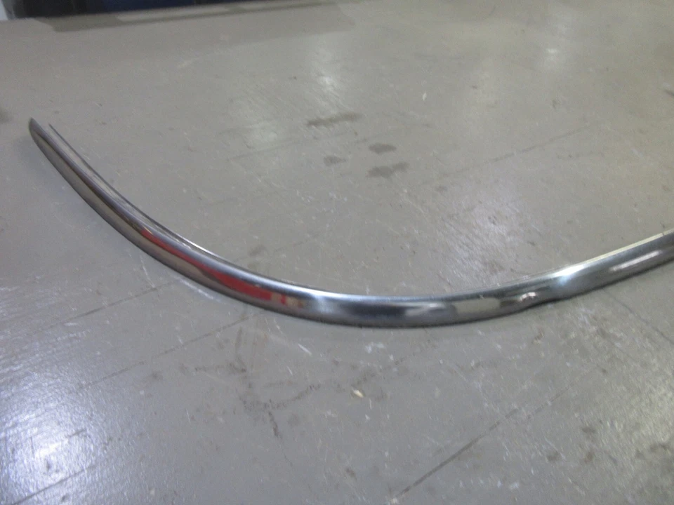 Ford Custom 300 Fairlane 1959 sedán exterior parabrisas inferior moldura Foto 2 de 4