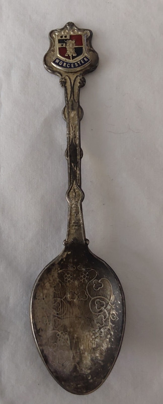 VINTAGE SOUVENIER SPOON    WORCESTER   ENGLAND WITH A MOTIVE IN THE SPOON BOWL
