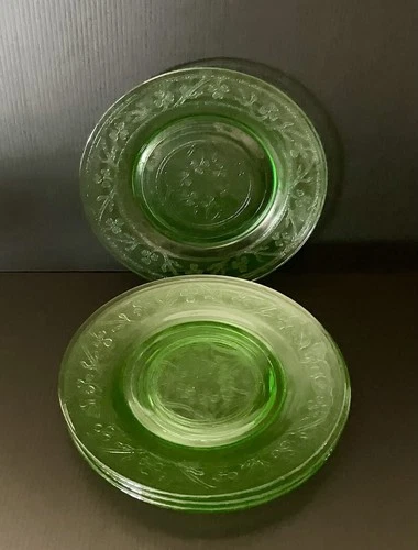 4 Hazel Atlas Clover Leaf Green Depression Glass Desert Plates 30s Uranium 8”