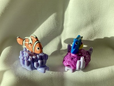 2016 Kinder Finding Dory Swiggle Wiggle Fish That Wiggles When Pushed